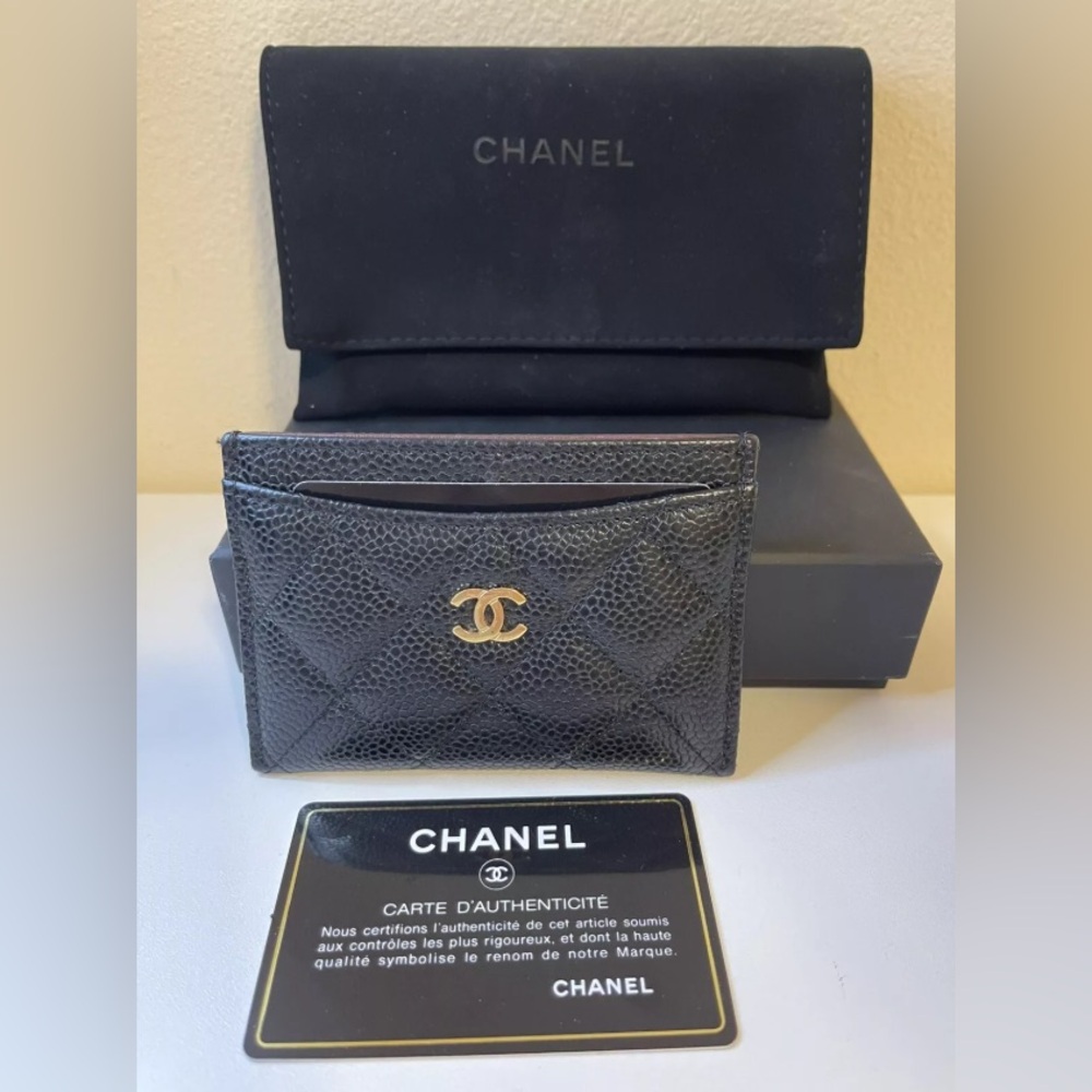 CHANEL Black Quilted Caviar Leather Card Holder with Gold CC